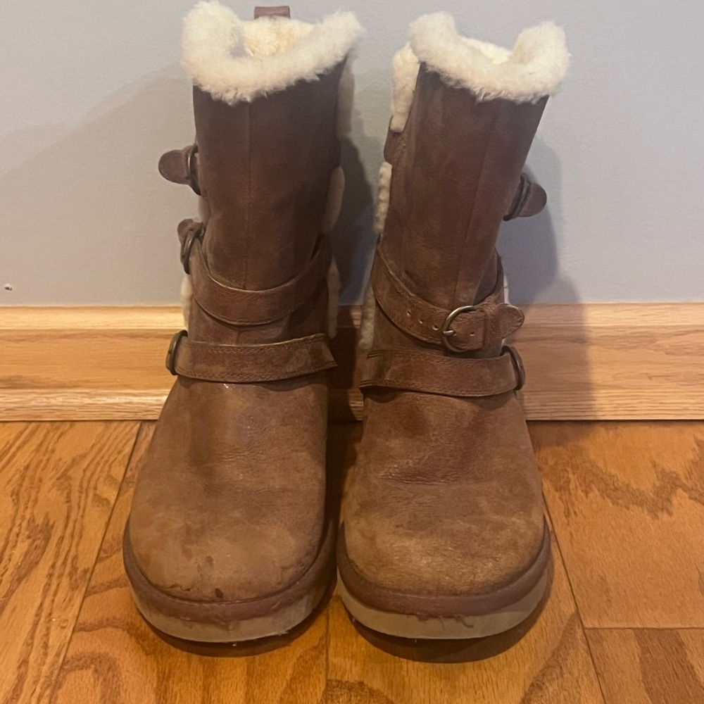UGG Brown Shearling Pull on Winter Boots